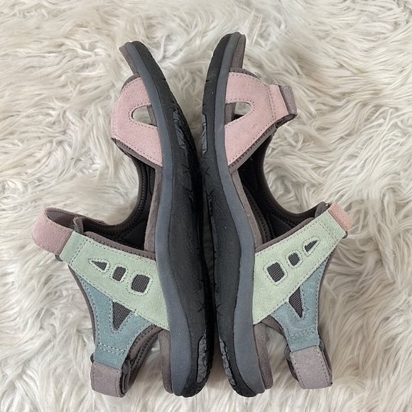 EARTH ORIGINS Skylar Round Toe Lightweight Casual Flat Sandals Size 11 NEW - Picture 9 of 16